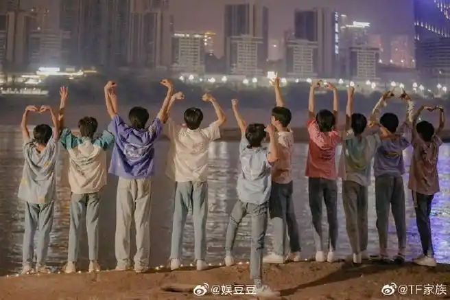 【tf家族三代背影合照成长向96】