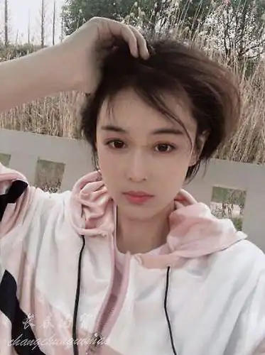 张馨予,2007年因参演电视剧《大旗英雄传》正式出道.