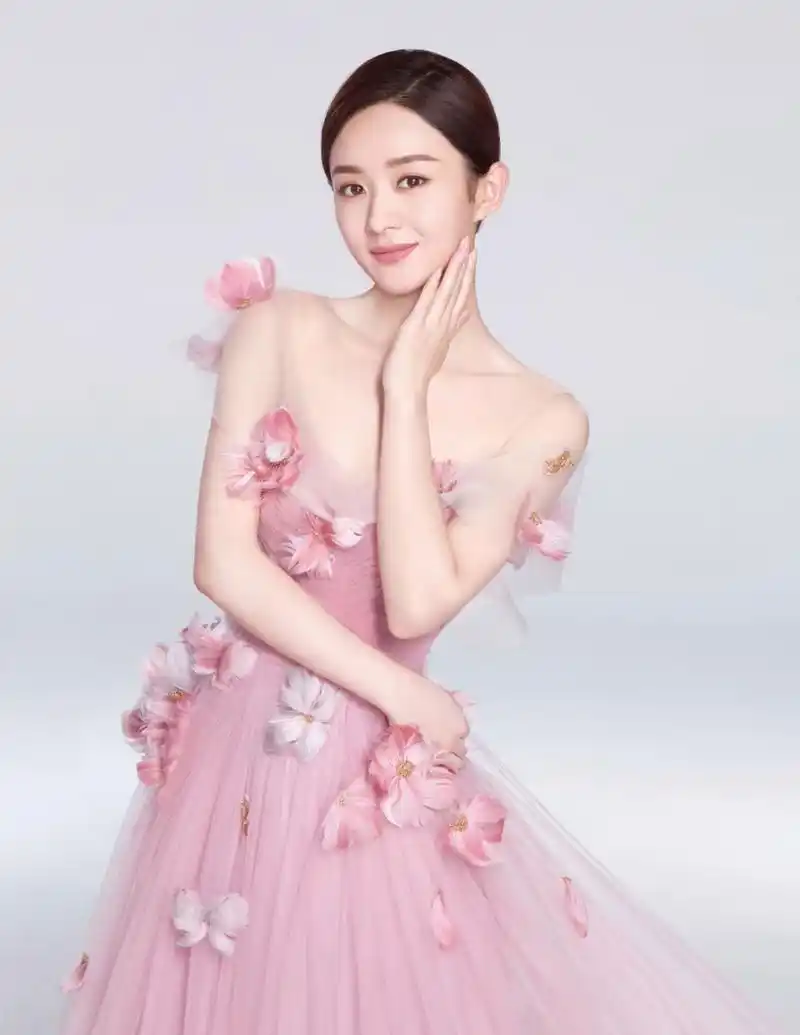 赵丽颖# 甜美可爱的美少女,肤白貌美的容颜,清纯妩媚的眼神,风姿丛技