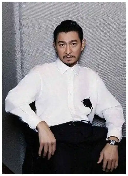 曝光!62岁刘德华与赖文慧终曝恋情!惊爆结婚证外的真相揭晓!