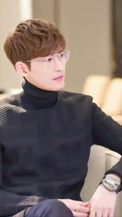 张翰的赤橙黄绿青蓝紫