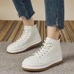 真皮白色靴子女秋季皮靴系带厚底短靴马丁靴平底小白鞋春秋单靴