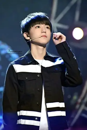 tfboys王俊凯 2015.04.11 第三届音悦v榜年度盛典表演现场.