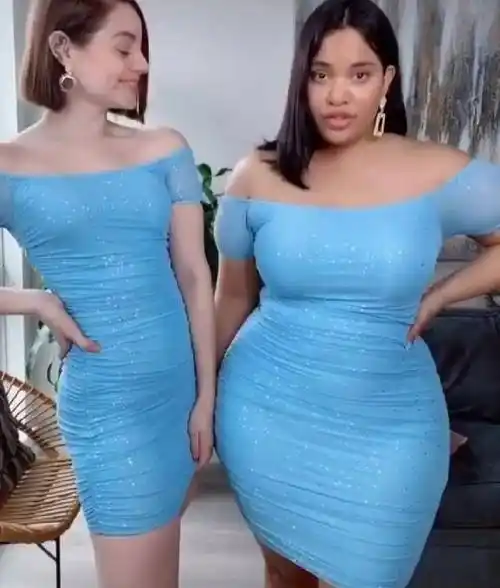 她选择通过与朋友穿同款衣服的方式来说明,无论是胖还是瘦,都可以很