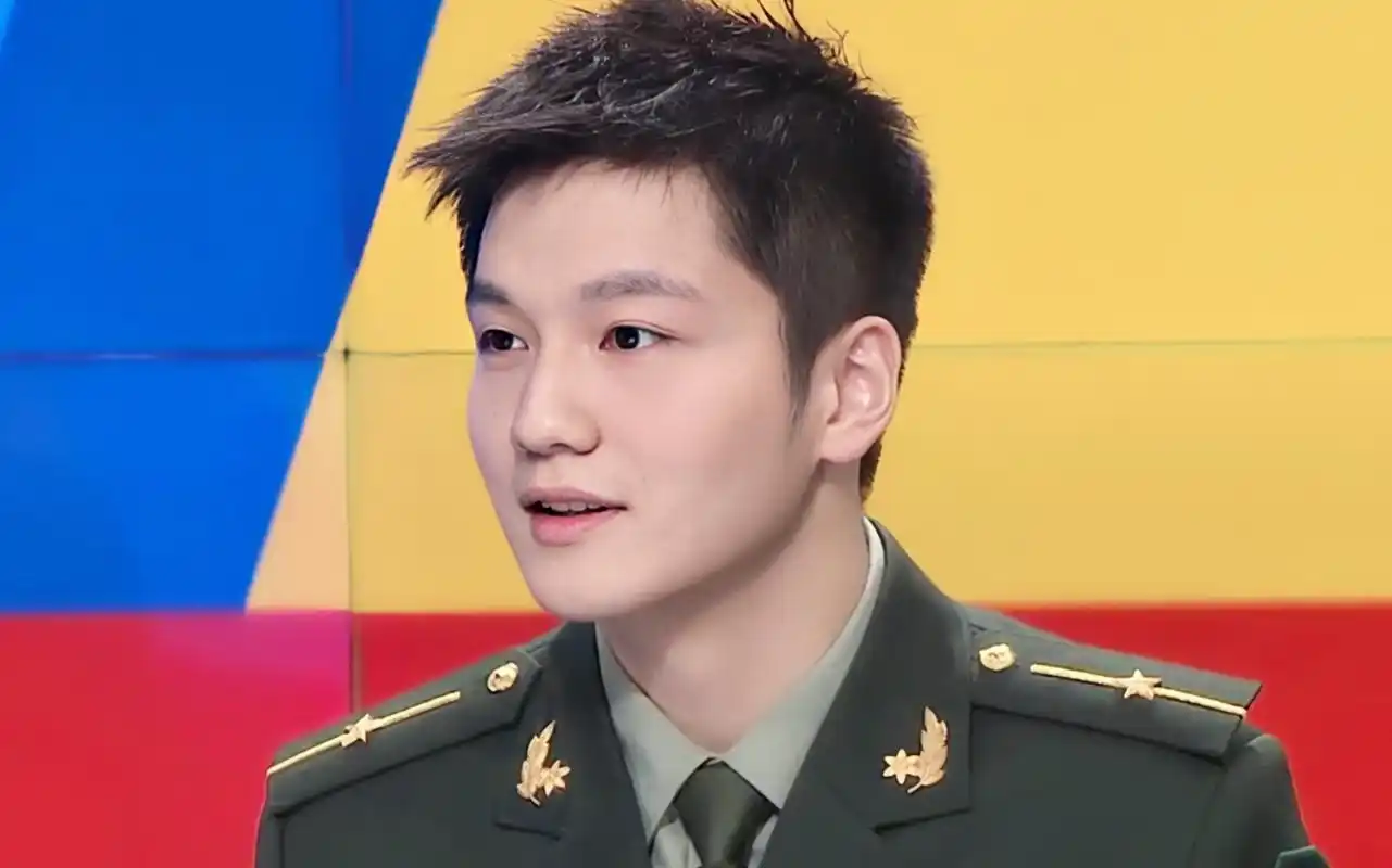 【樊振东】军装/西装 花季的年龄谁穿.