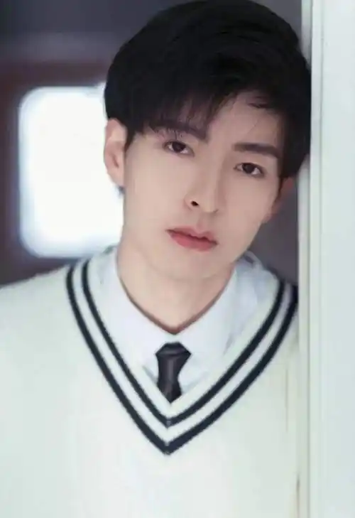 清华美少年红了混血神颜吊打娱乐圈他要出道男明星就哭吧