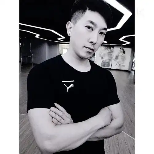 我们貌似就是在健身房"喂狗粮"的couple_keep