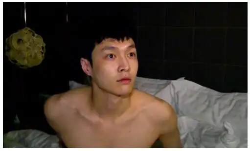 张艺兴车内亲密照曝光?卓伟收"高清图"后大傻眼