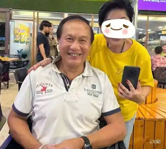 71岁郭峰走出爱妻离世阴霾近况曝光现身大马食榴梿笑容灿烂_网友_太太