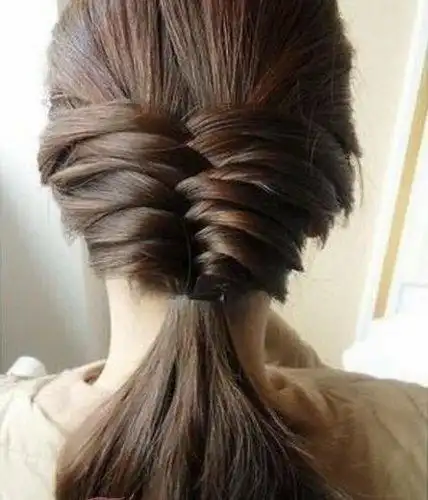 简单好看的鱼骨辫图解教程 打造精致淑女气质 - 发型设计 - 辣妈营