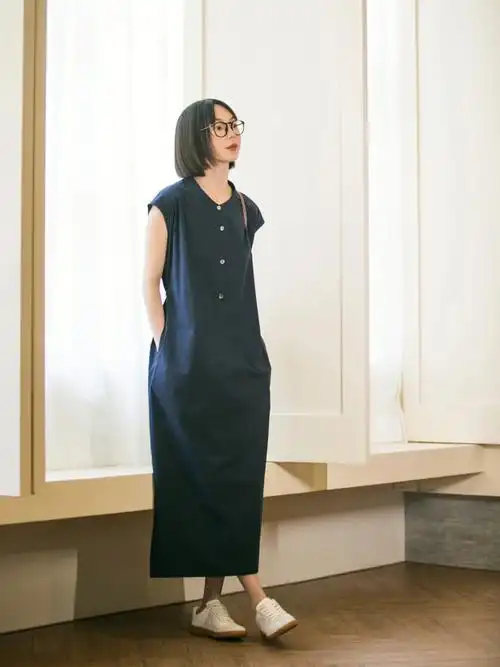 舒适与气质并存藏青色夏日法式连衣裙