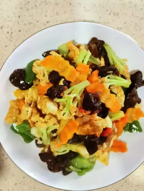 炒素菜@ 准备材料 木耳 菜花 鸡蛋 胡萝卜