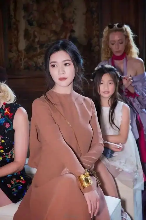 回顾田海蓉:丈夫病死狱中,留下130亿遗产,如今选择令人泪目