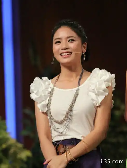 快乐女声的季军黄英现状 已正式升级当妈妈