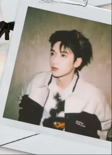 严浩翔宋亚轩拍立得