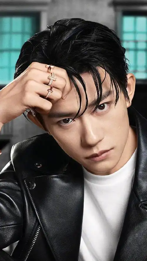 易烊千玺酷帅写真手机壁纸