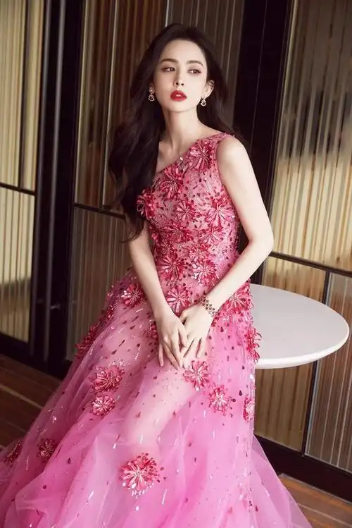 第十三届北京国际电影节在北京怀柔雁栖湖国际会展中心隆重开幕,明星