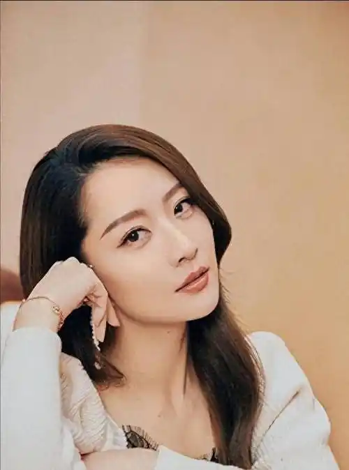 37岁的白冰,身材饱满妩媚诱人!_女性_电影_观众