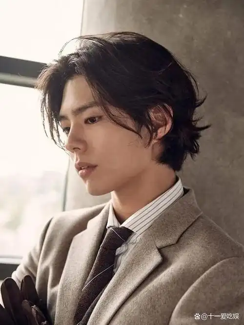 9位留长发也很帅的韩国男演员张根硕是回忆高修最亮眼