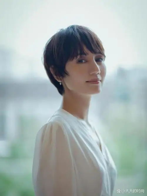 今年最流行的4款短发,太适合春天了!
