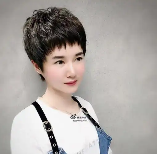 短发纹理烫发型