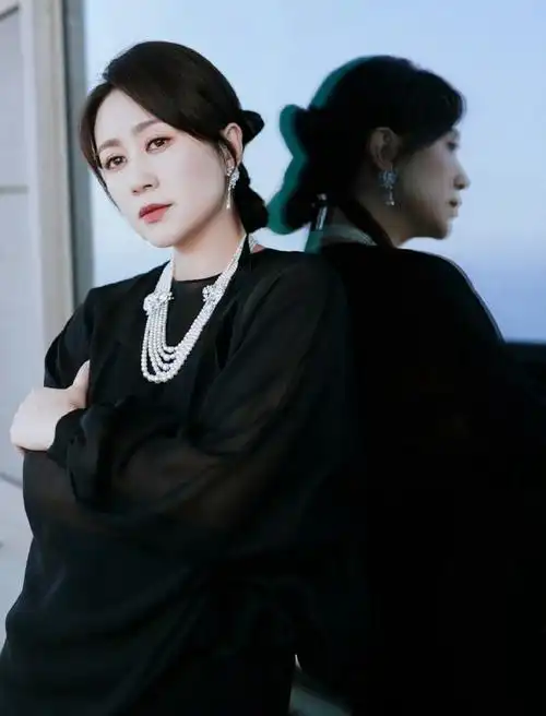 马丽影史首位票房破200亿女主演#@演员马丽从千场话剧到百亿票房