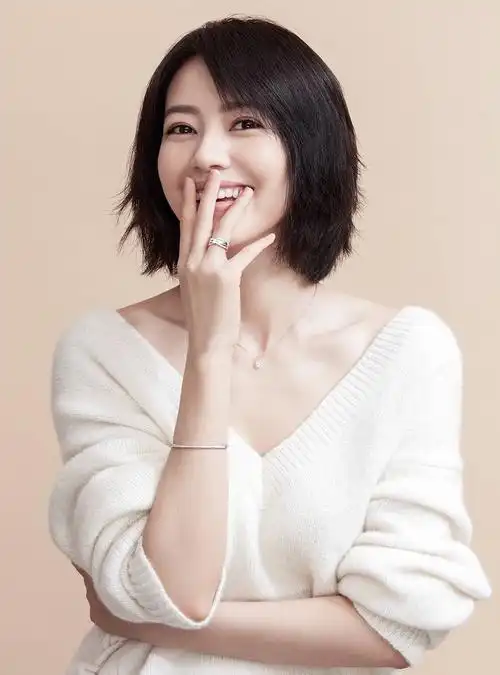 3,高圆圆《十七岁的单车》里,高圆圆饰演的短发清纯妹让她被众人所知