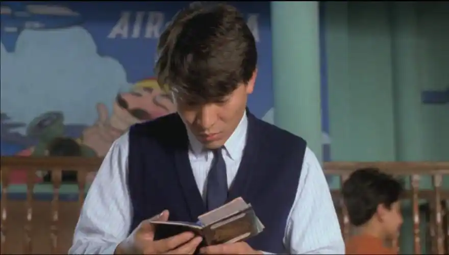 90年代香港很多江湖片,刘德华用本片以示讽刺,顺便调侃了吴宇森