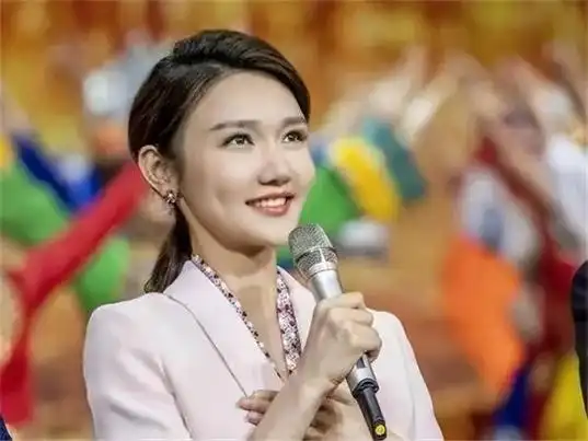 龙洋主持人个人资料央视美女龙洋30多岁仍然单身