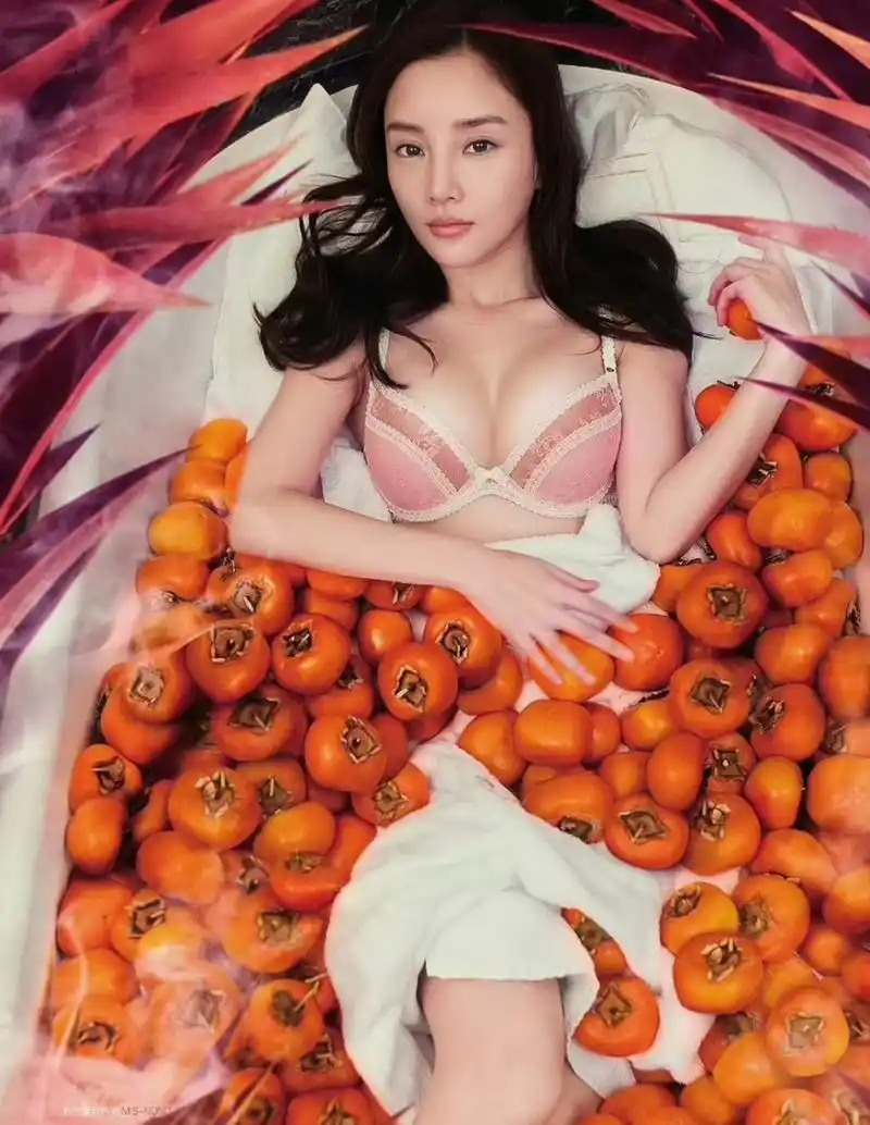 李小璐《男人装》写真[色] #李小璐# #九月动态激励计划