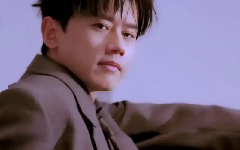 《时装男士》这杂志能处,拍出来是新的张杰!帅炸了!