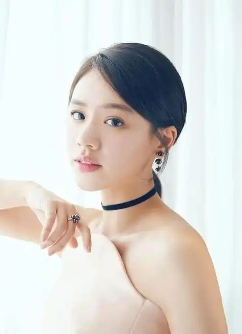 马思纯,光影变幻,清新脱俗,一笑倾城!