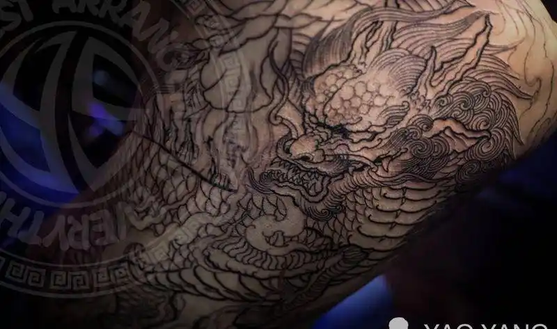 耀扬刺青作品  大背麒麟纹身图片_成品背部传统鬼神原创动物满背耀扬