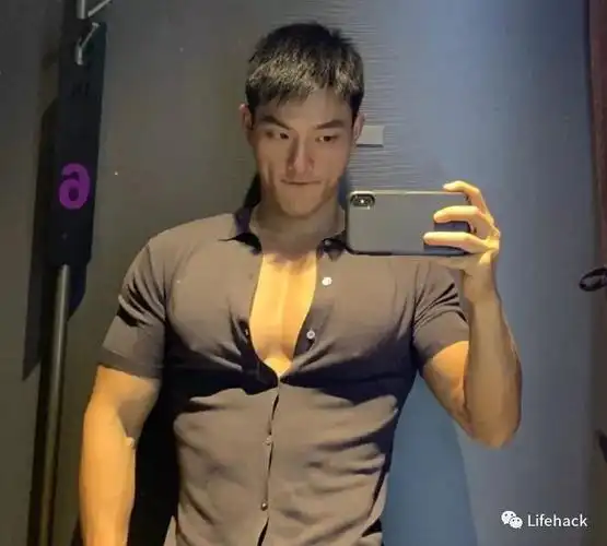 男生胸肌很大到底有多受欢迎