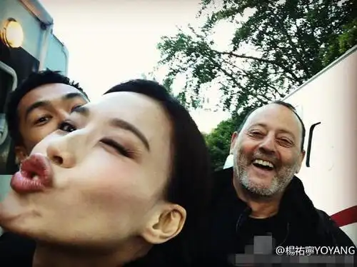 舒淇嘟嘴亲镜头