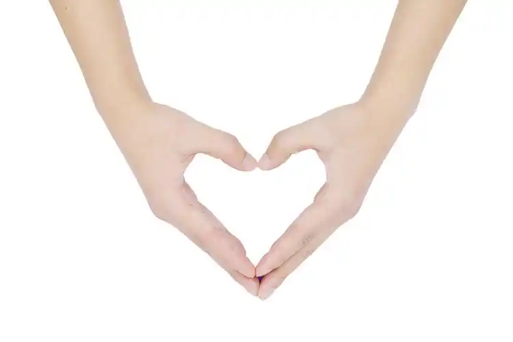 白底手势笔芯比心心形爱心人物手势双手比心