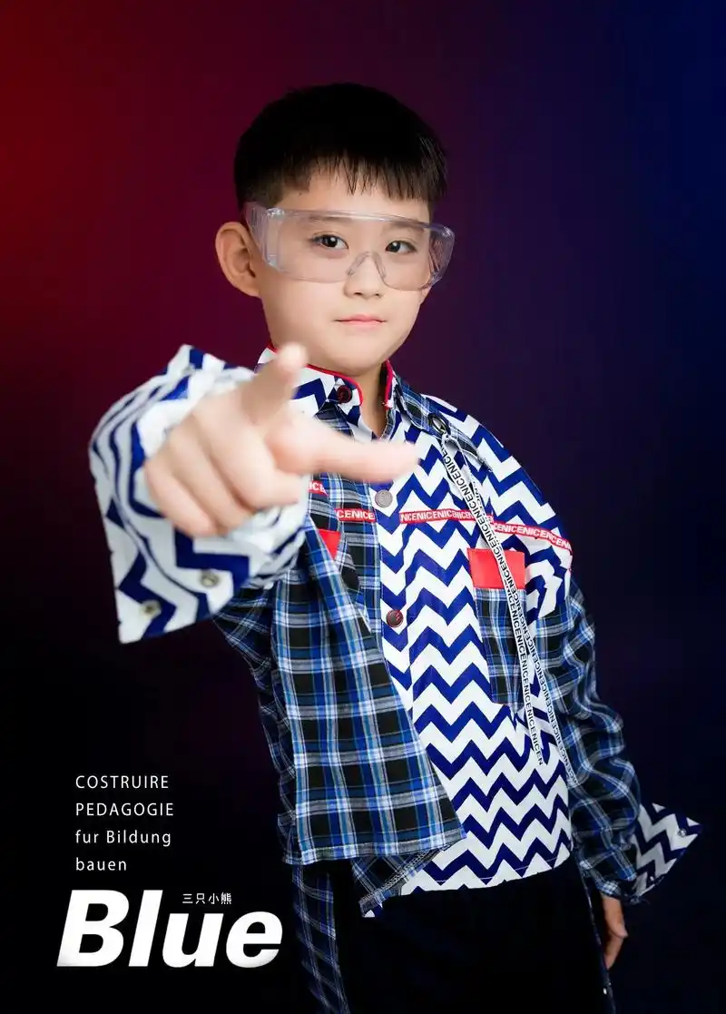 12岁男孩拍起照来酷酷的帅帅的#宝宝照 #儿童摄影 #客片分 - 抖音