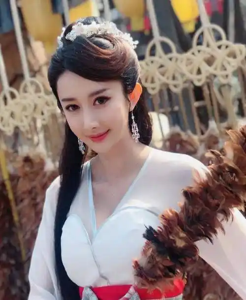 成"烂片女王",整容失败后还耍大牌,如今拍啥戏都翻不了身_文梦洋_观众