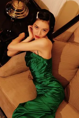 比起富家千金今天钟楚曦的.