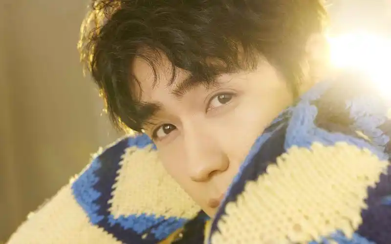 朱一龙温暖帅气壁纸_翩翩公子朱一龙