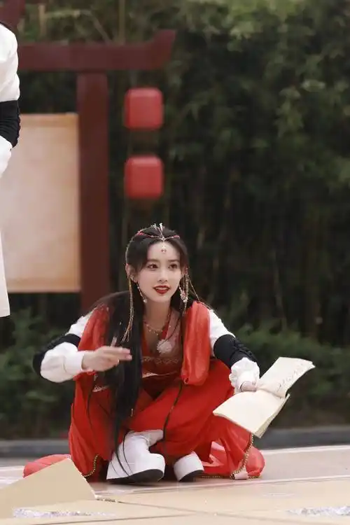孟子义红色古装优雅写真_大片_孟婆_红衣