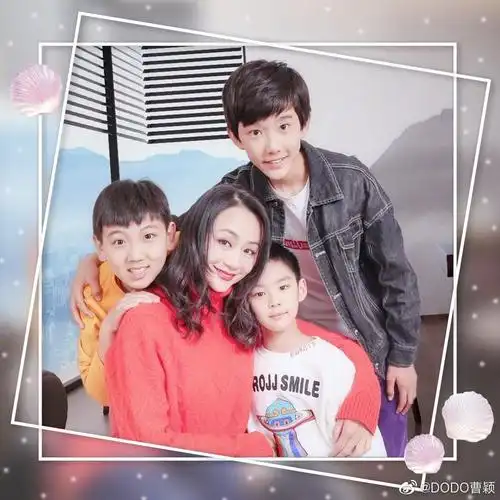 演员曹颖晒全家福8岁儿子成最帅童星一家都是实力演员