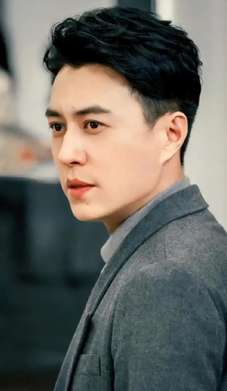 盘点娱乐圈中,年轻时是校草,中年后却长残了的男明星