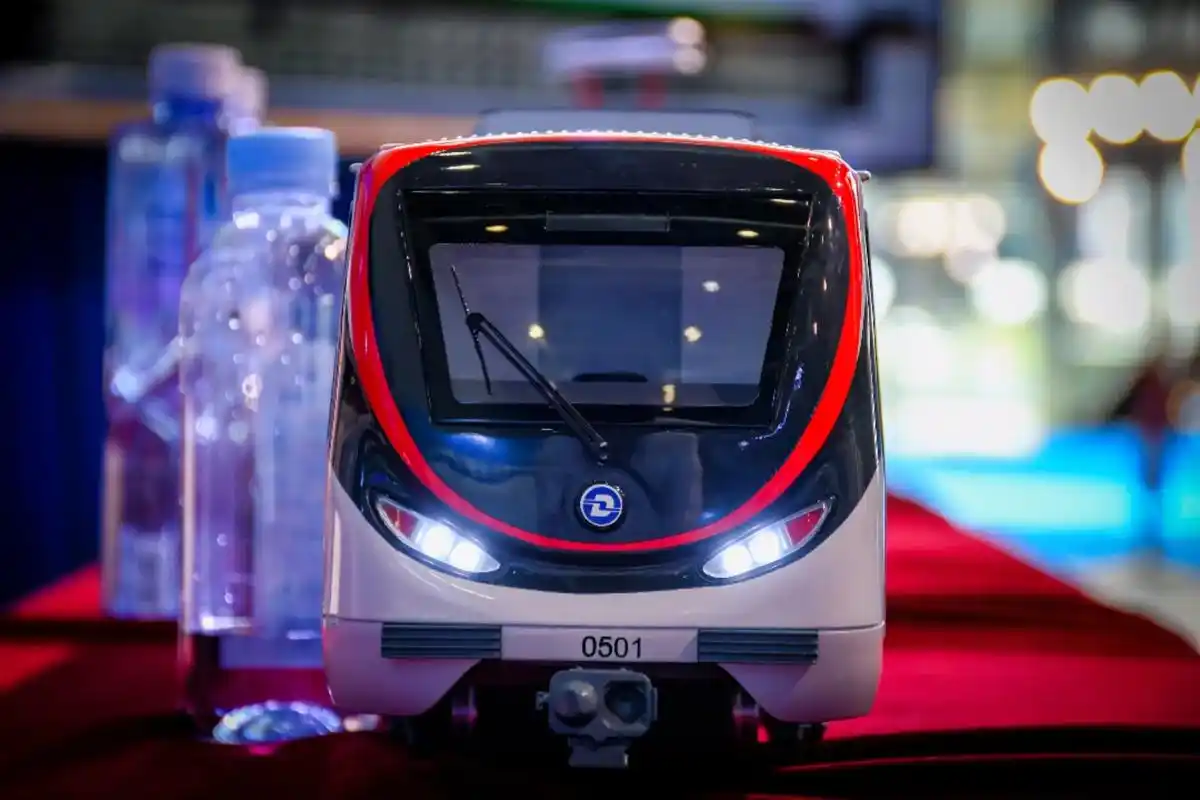 复兴号智能动车组 #机车 #轨道交通 #模型 中国机车的摇 - 抖音