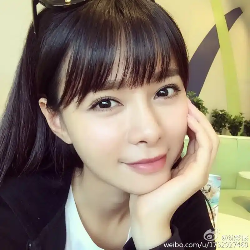 沈梦辰参与《英雄联盟》比赛