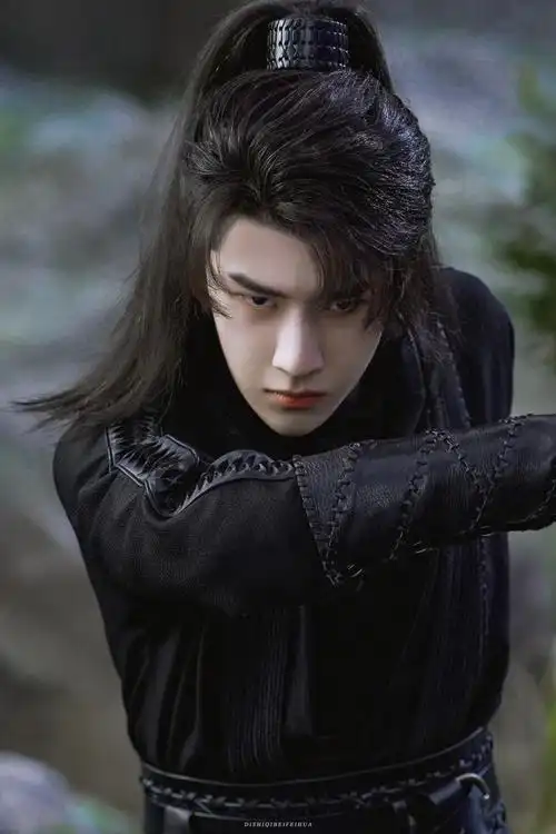 王一博 王一博你古装超帅_腾讯新闻