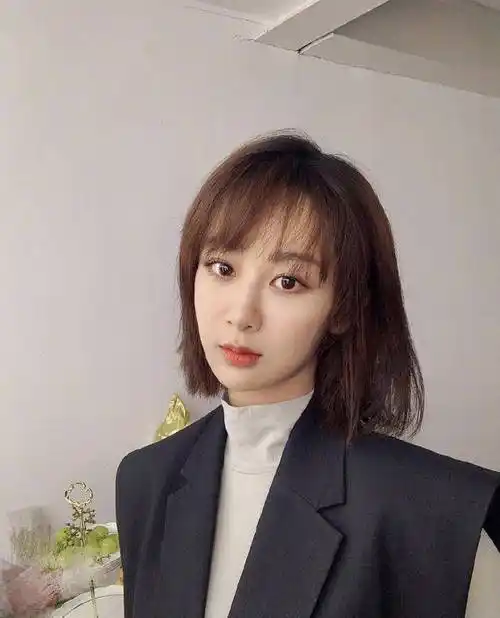 原创女生短发也优雅看女明星们如何驾驭利落短发干净吸睛好迷人