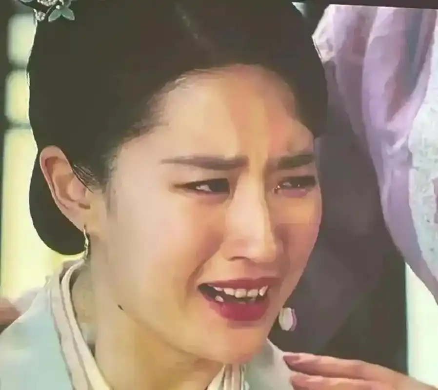 高清电视屏下的刘亦菲,龅牙真的好明显[捂脸]