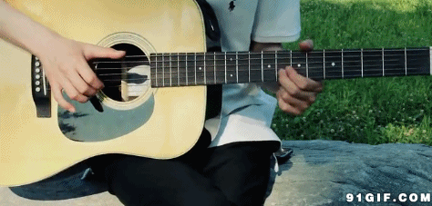 揉弦         揉弦就是指弹响一个音后按弦的手指在所按的弦及品位处