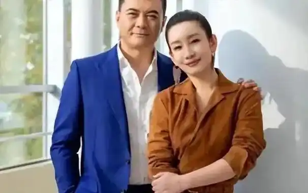 王新军与秦海璐巨婴症儿子现已9岁看到长相后网友大为吃惊